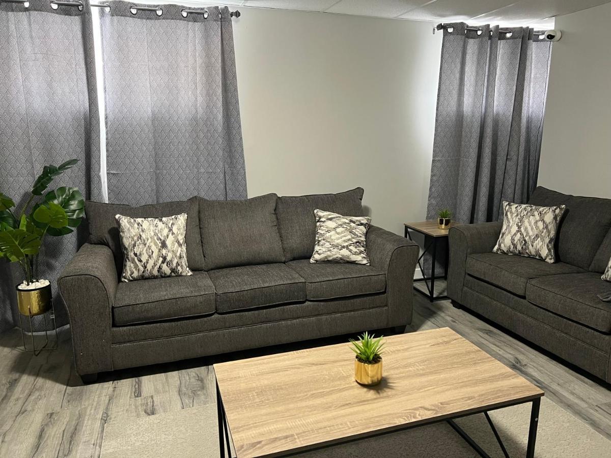 Cozy Modern And Lavish 1 Bedroom Basement Suite Γουίνιπεγκ Εξωτερικό φωτογραφία